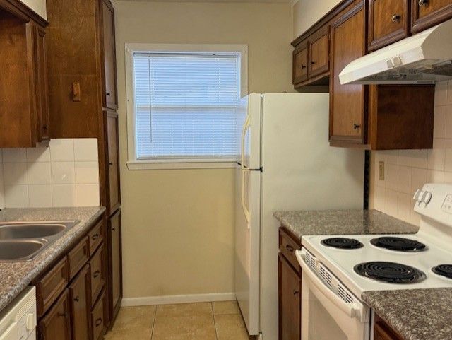Building Photo - 1504 Hawk Tree Dr