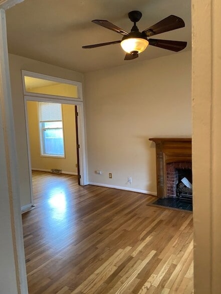 family room - 3425 Bryant St