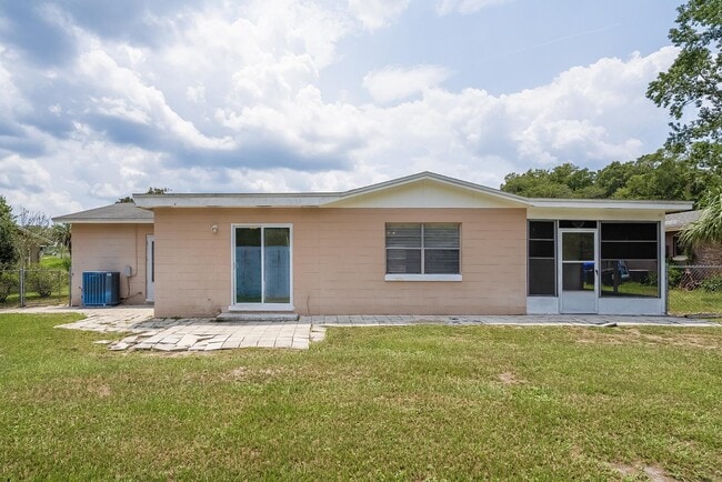 Building Photo - 1040 Dorado Dr