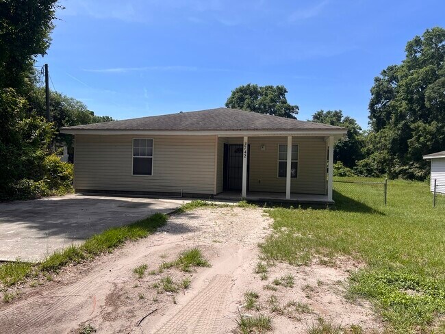 Primary Photo - 3742 Beverly Ave