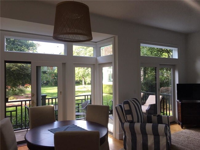 Building Photo - 158 Narragansett Ave