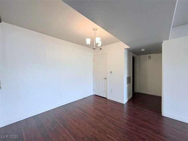 Building Photo - 7885 W Flamingo Rd