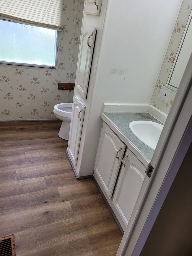 Building Photo - 715 Briar Ridge Way
