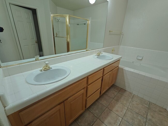 Building Photo - 3 Bedroom for Rent in River Oaks! $4,975