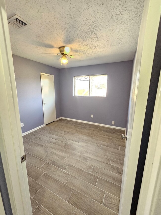 Building Photo - 16226 Villaret Dr