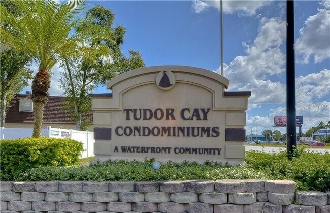 Building Photo - 9105 Tudor Dr