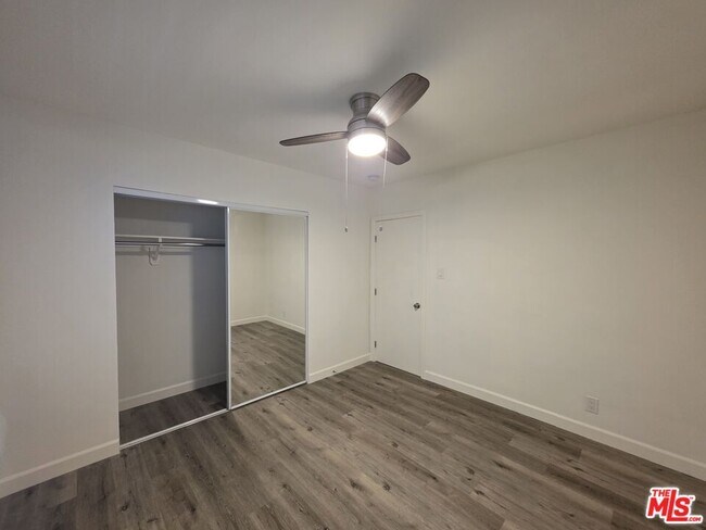Building Photo - 10734 Palms Blvd