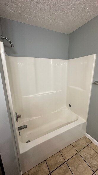 Building Photo - 1588 Meadow Spring Dr