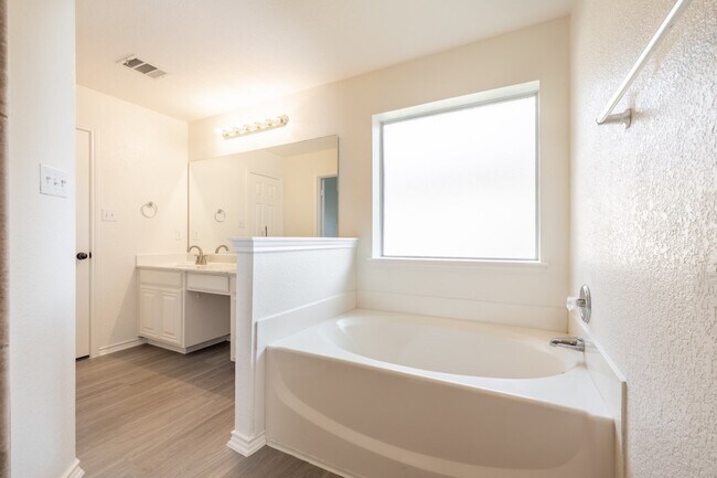 Building Photo - 706 Indian Blanket