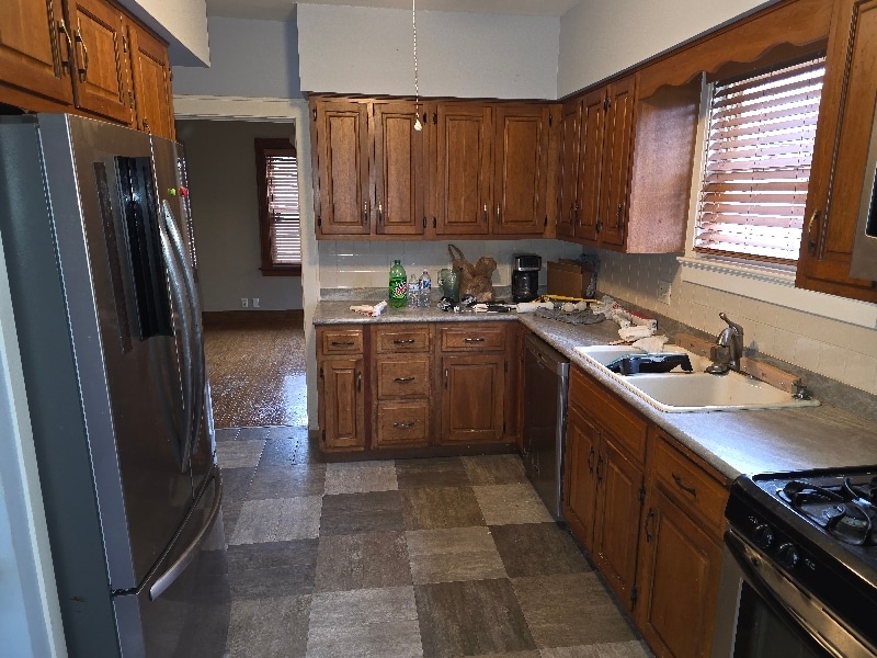 Building Photo - 727 S Rotherwood Ave