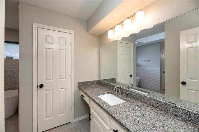 Building Photo - 2311 Wimbledon Dr