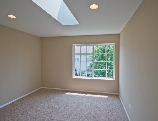 Building Photo - 2927 White Thorn Cir