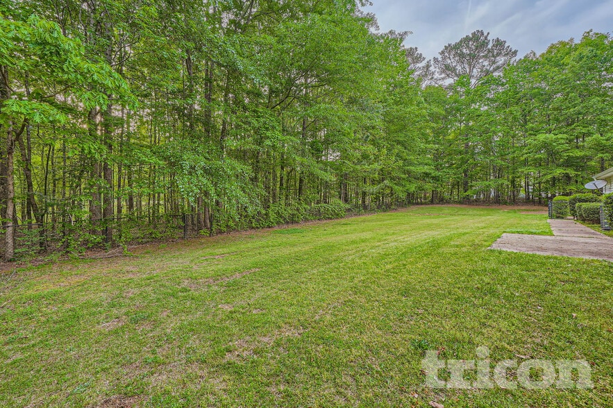 Building Photo - 1374 Lake Dow Rd