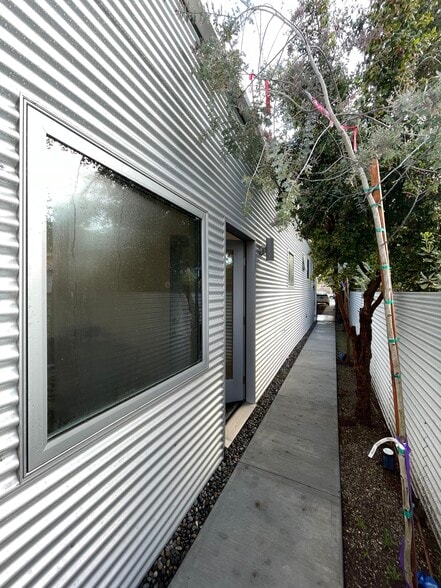 Entry to apartment - 2725 Dalton Ave