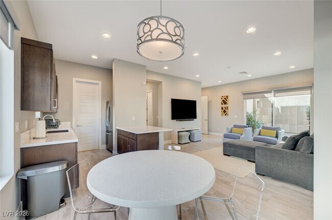 Building Photo - 4056 Desert Trce Ct