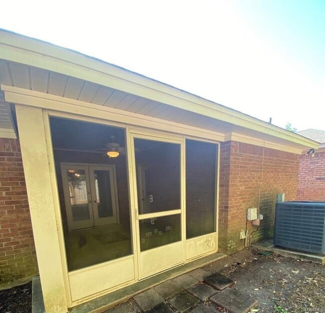 Building Photo - 1404 Prairie Ln