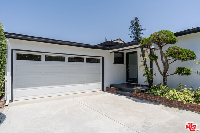 Building Photo - 12800 Stanwood Dr