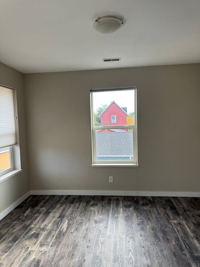 Building Photo - A Lovely Westside Single Family Home in the Desirable Valley West Subdivision