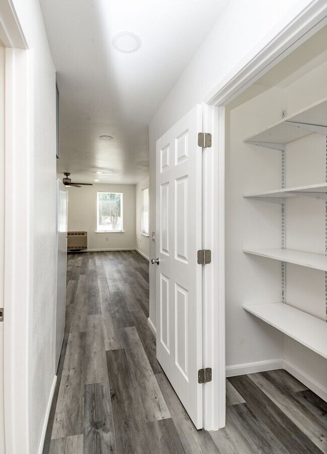 Building Photo - 704 5th Ave SE