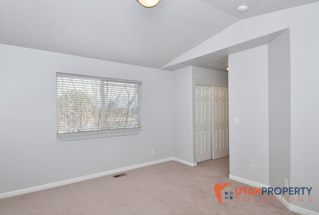 Building Photo - 6729 Pine Landing Way