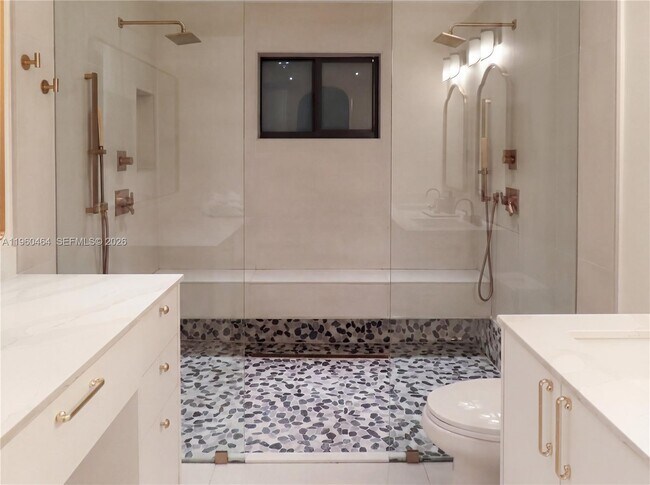 Building Photo - 6246 SW 10th St