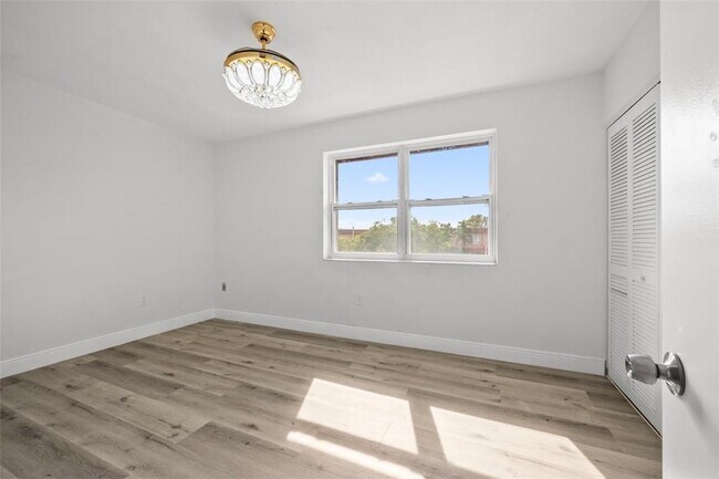 Building Photo - 2787 NW 196th St