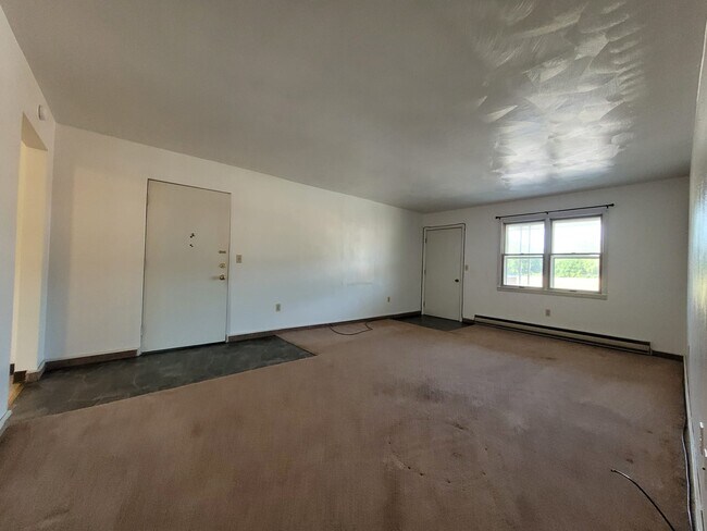 Building Photo - 266 Hinkley Dr