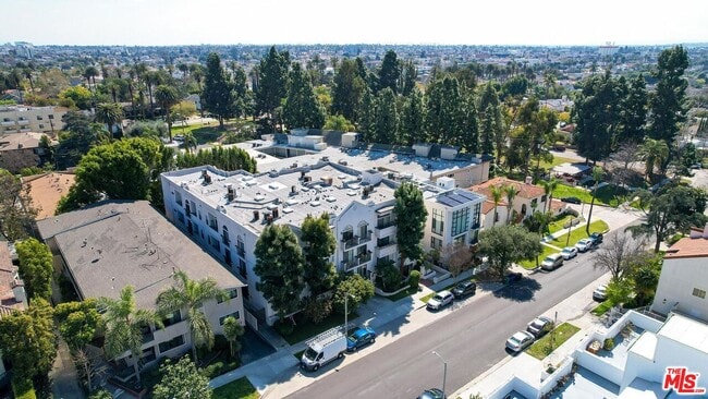 Building Photo - 860 S Lucerne Blvd