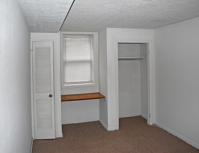 Building Photo - 1415 E Hunter Ave