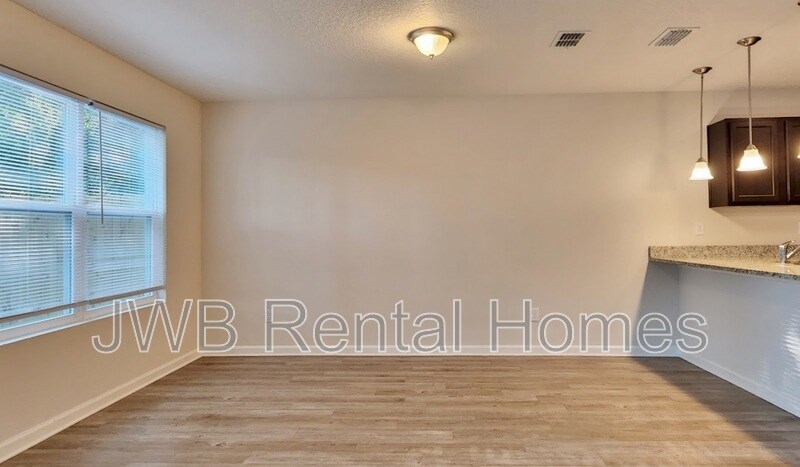 Building Photo - 1179 Woodruff Ave