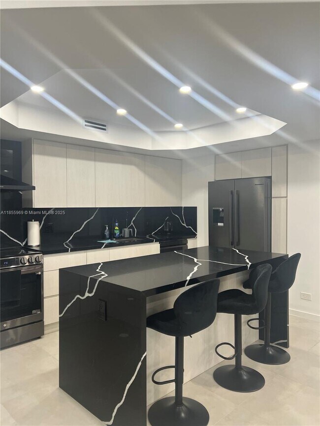 Building Photo - 20191 E Country Club Dr