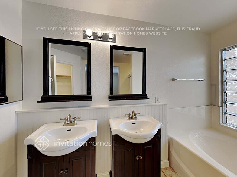 Building Photo - 16150 N 138th Ln