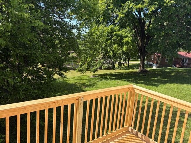 Building Photo - Affordable 2 bedroom Duplex w/Yard