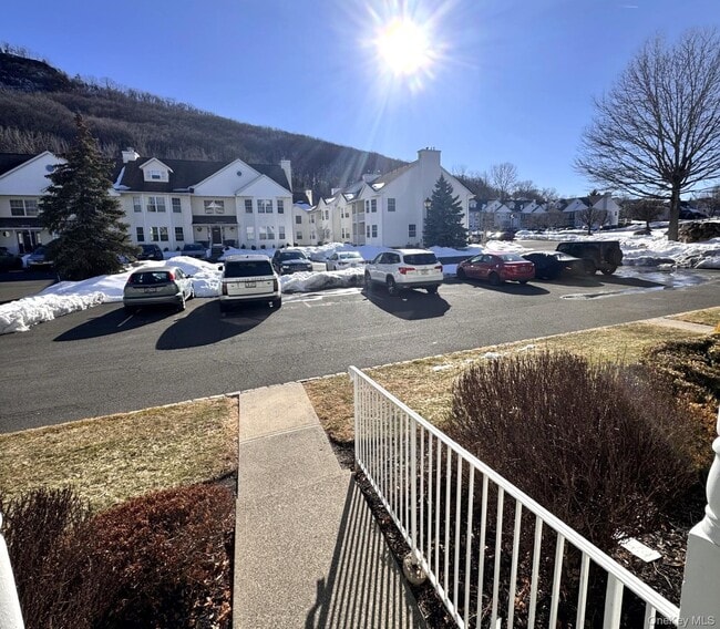 Building Photo - 199 Ramapo Rd