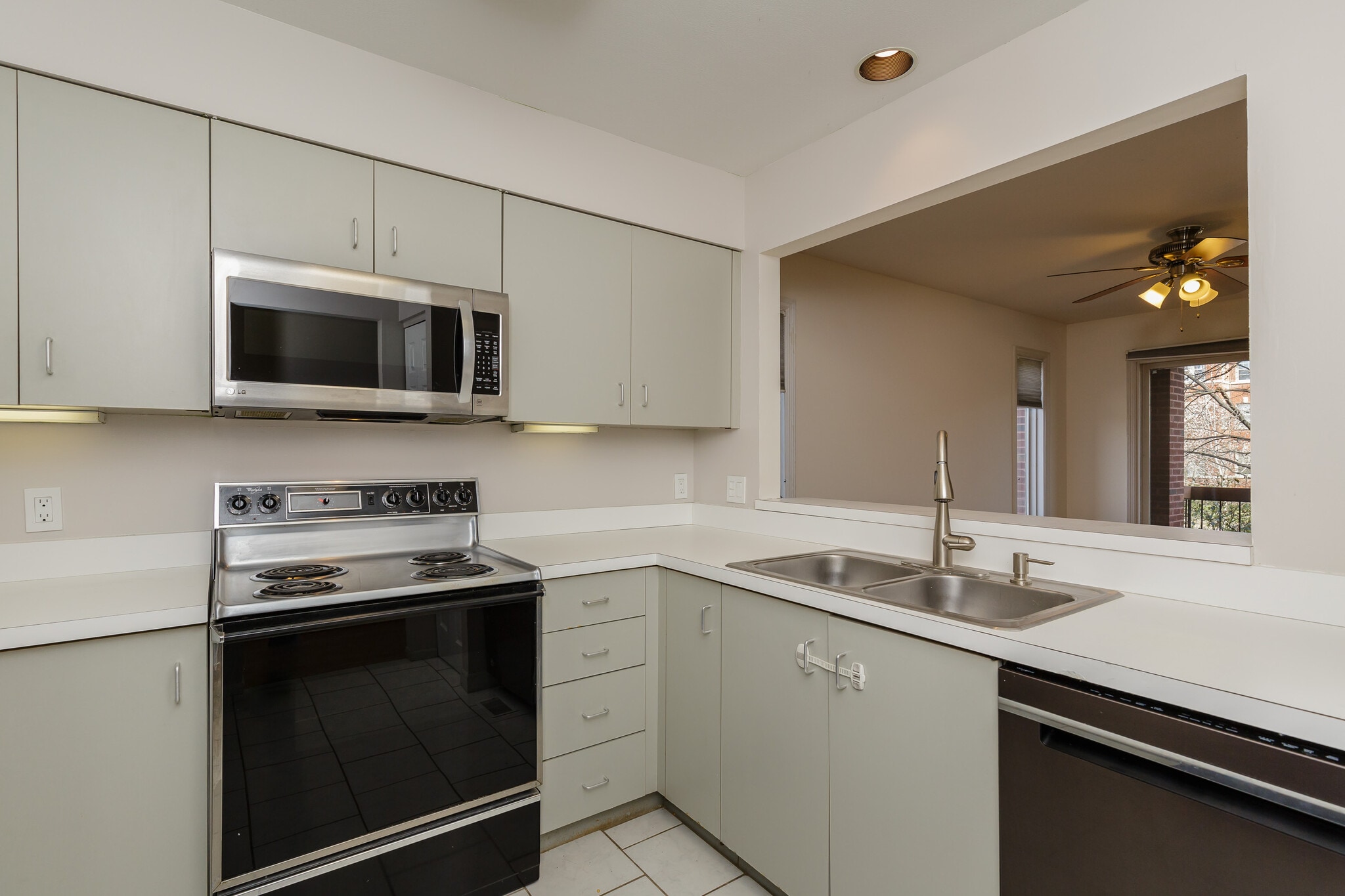 Building Photo - 5600 Waterman Blvd