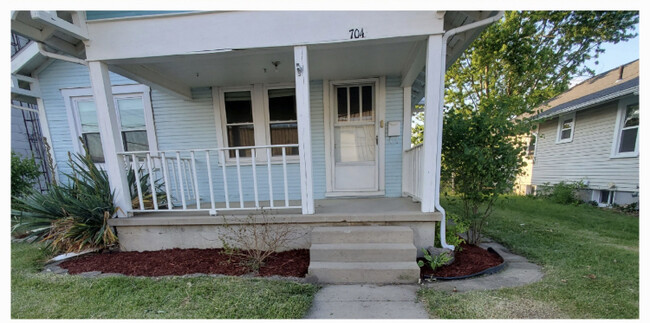 2 Bedroom 1 Bath Bungalow - 704 Front St