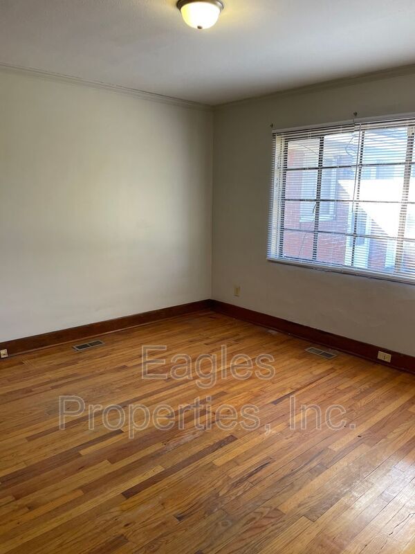 Building Photo - 1112 Beech St