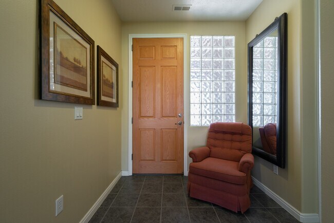 Building Photo - Fully Furnished 3 Bedroom Home In Coral Canyon With Community Amenities