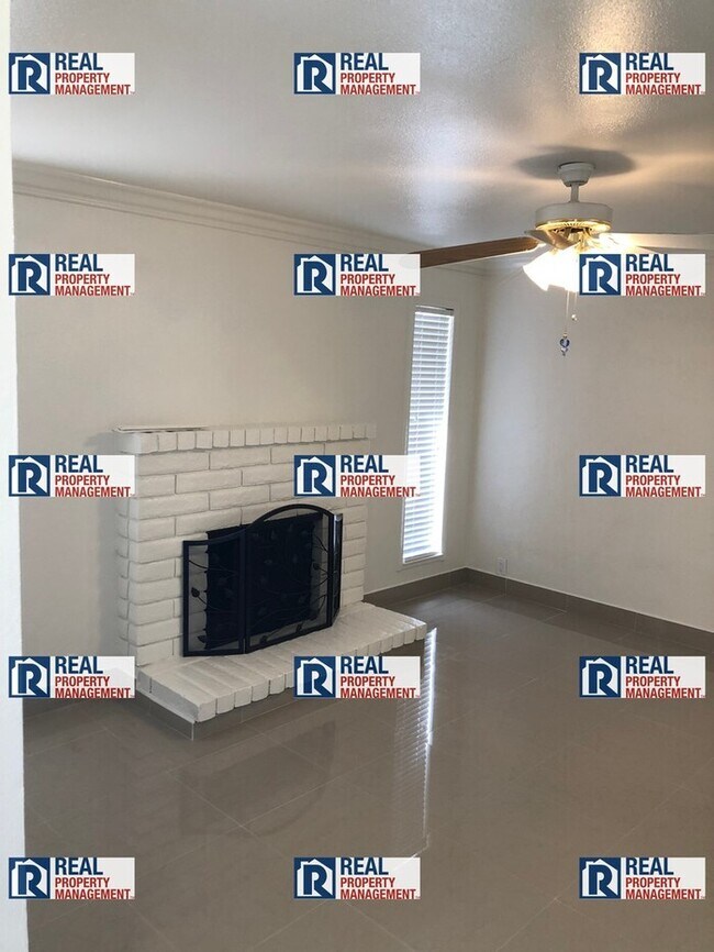 Building Photo - Modesto 3 Bedroom 2 Bath Home