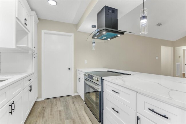 Building Photo - 9611 Camrose Ct
