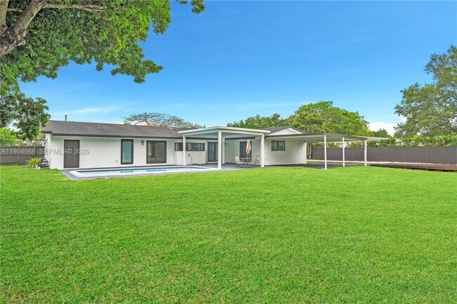 Building Photo - 11640 SW 99th Ct