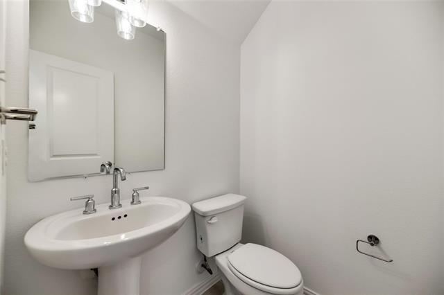 Building Photo - 2209 Grassland Ave