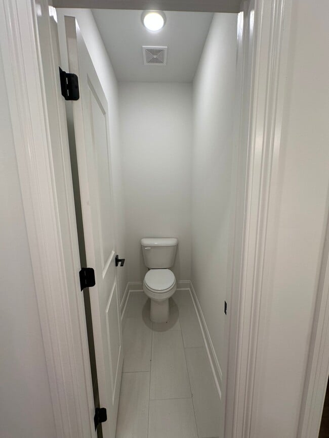 Building Photo - 1 Cottage Grove Dr