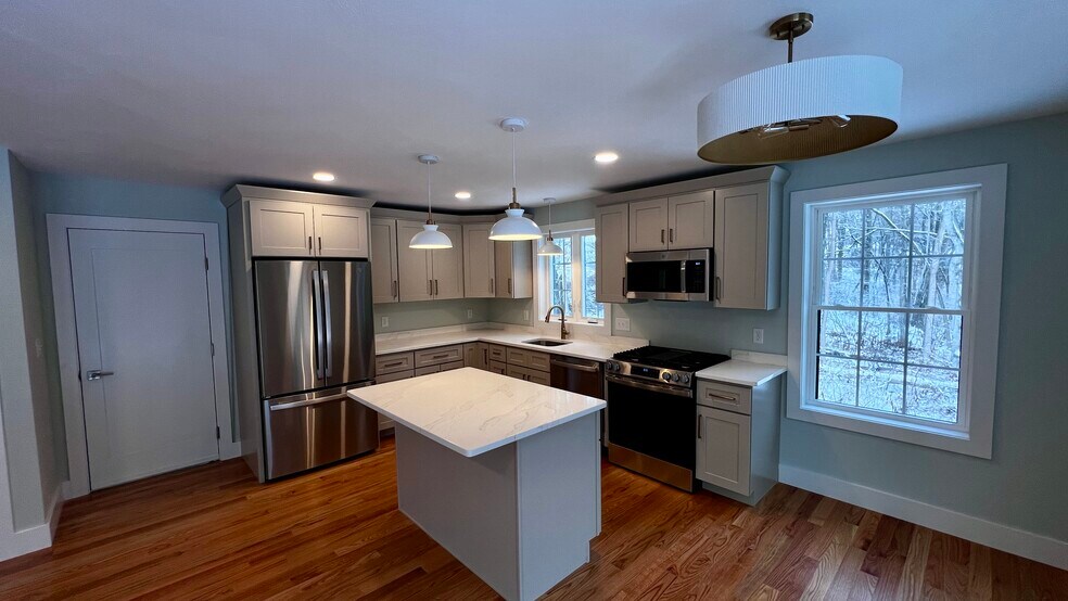 Building Photo - 5 Indian Valley Rd