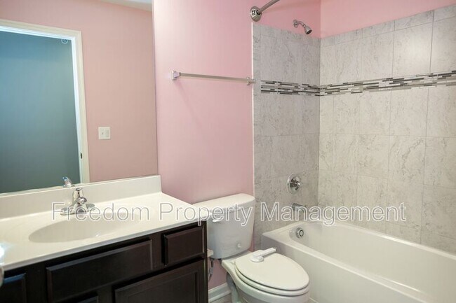 Building Photo - 2425 Morgans Point Dr