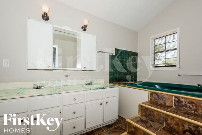 Building Photo - 4915 Foxhall Cove