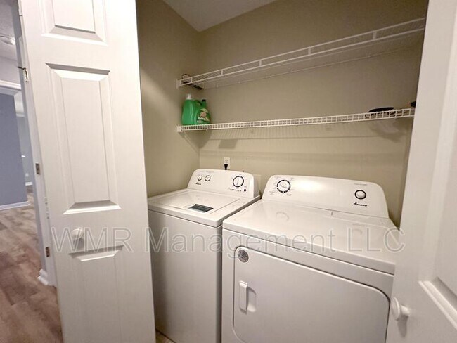 Building Photo - 410 Bubble Creek Ct