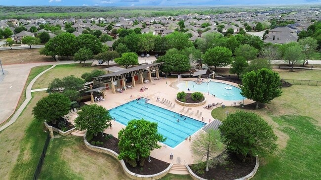 Building Photo - 203 Ancient Oak Way