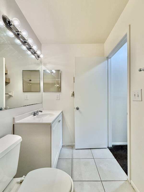 Building Photo - 599 Capistrano Ct