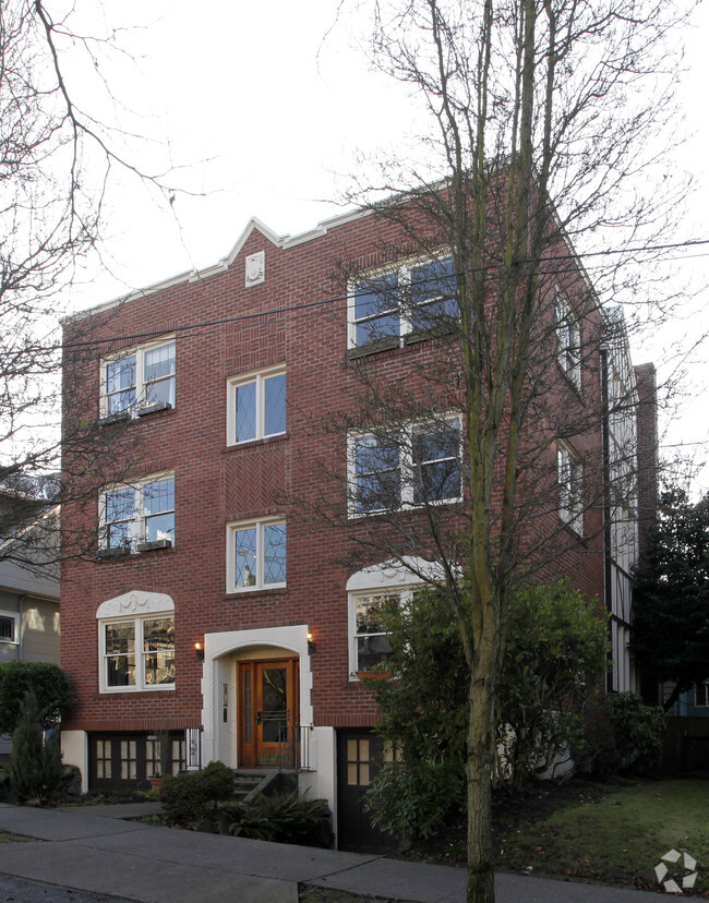 Building Photo - Crest Apartments